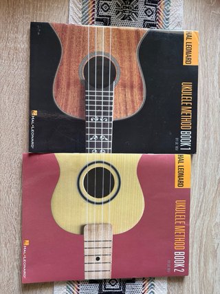 Ukelele y libros para aprender