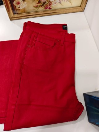 Pantalones Stradivarius pitillo cintura alta rojos