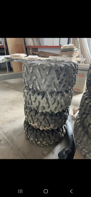 Rueda Maxxis 27x9.00-12