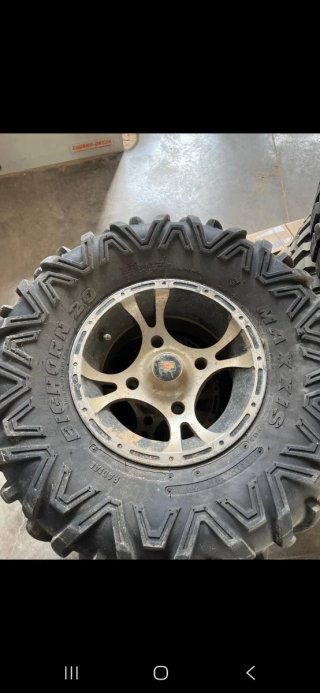Rueda Maxxis 27x9.00-12