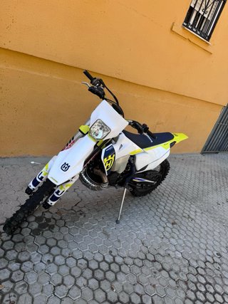 Husqvarna 300T Cross Blanca y Amarilla(negociable)