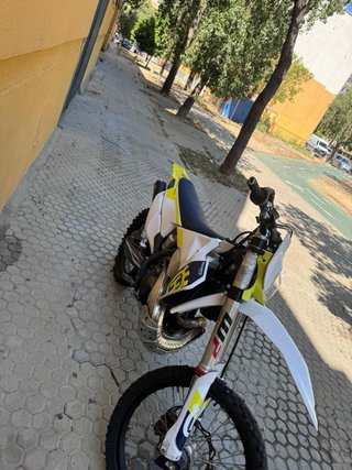 Husqvarna 300T Cross Blanca y Amarilla(negociable)