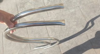 Cañónes de agua cuello cisne