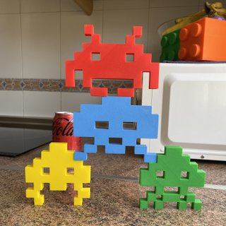 4 Figuras Space Invaders Retro