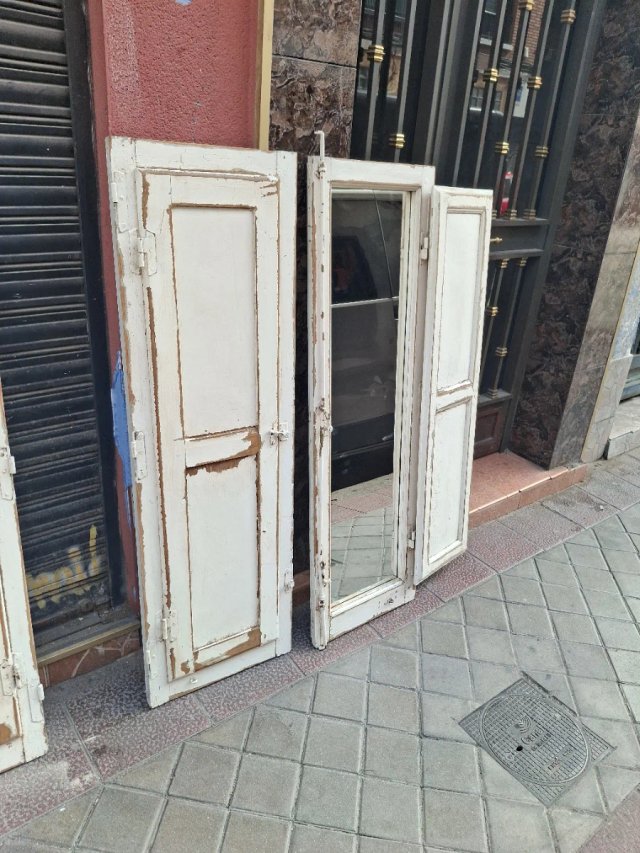 Espejos de madera y cristal