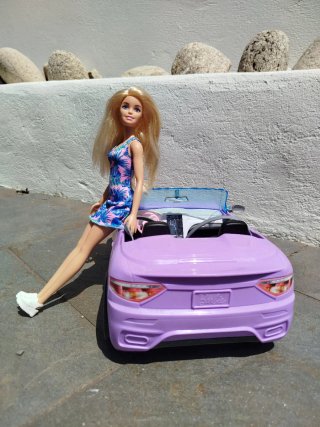 Coche Barbie Morado con Muñeca Barbie