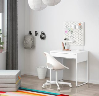 Scrivania IKEA Micke bianca
