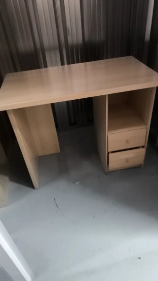 Scrivania per bambini in legno e plastica