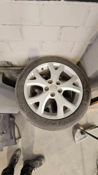 4 Llantas Mazda con Neumáticos