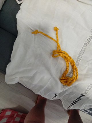 Pañuelo Shemagh Blanco con Cordón Amarillo