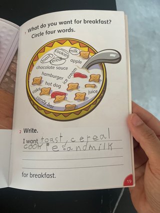 Dolphin Readers Level 2: Candy for Breakfast