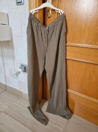 Pantalón lino Stradivarius. Talla M