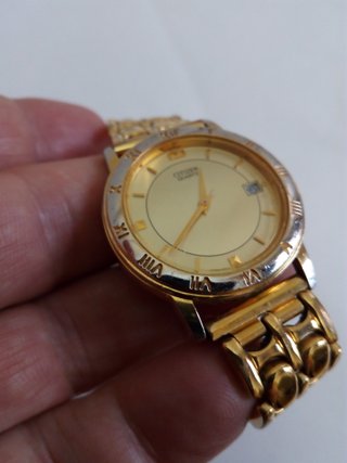 Reloj Citizen Quartz Dorado Unisex