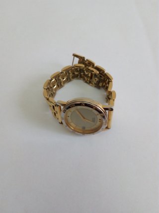 Reloj Citizen Quartz Dorado Unisex