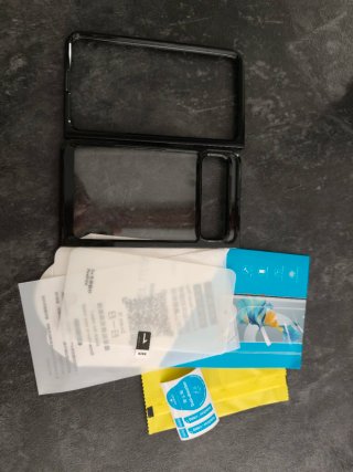 Funda y protector pantalla Google Pixel Fold