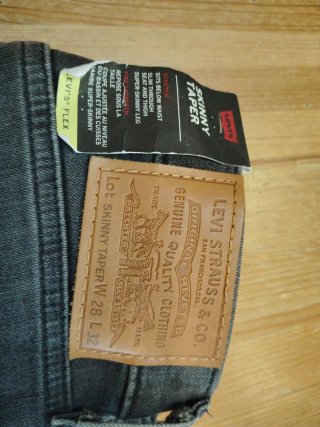 Levi's 501 Skinny Taper W28 L32 Gris
