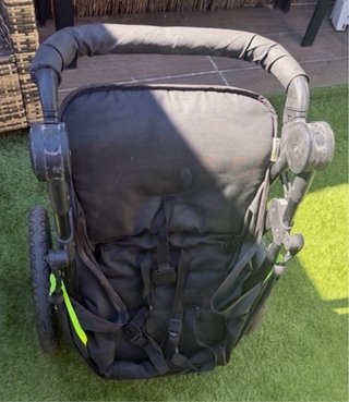 Urge, Carrito Hauck con capazo (ruedas de bici)