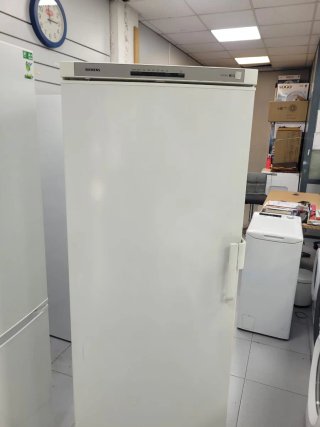 ☆CONGELADOR VERTICAL MARCA SIEMENS NOFROST☆