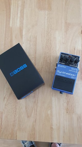 Pedal Boss SY-1 Synthesizer Guitarra