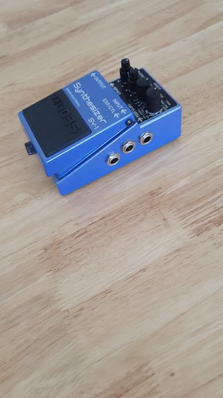 Pedal Boss SY-1 Synthesizer Guitarra
