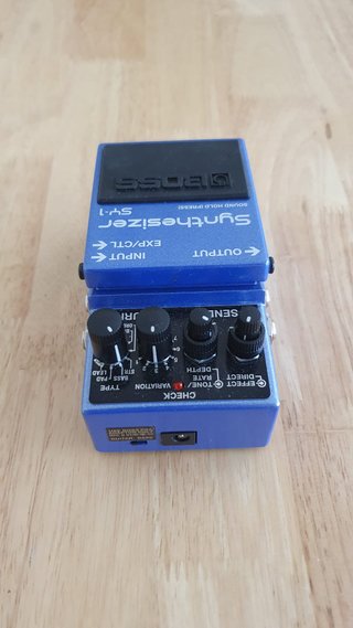 Pedal Boss SY-1 Synthesizer Guitarra