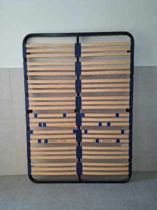 Lote de 3 somieres metálicos y de madera