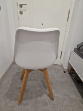 Silla nórdica blanca asiento cojín madera