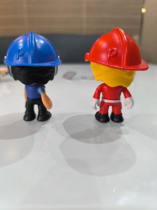 2 Figuras PinyPon Action Policía y Bombero
