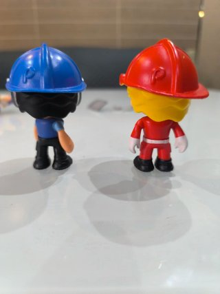 2 Figuras PinyPon Action Policía y Bombero