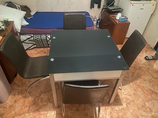 Mesa de comedor moderna cristal negro y blanco