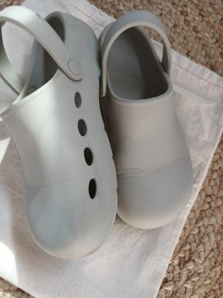 Zuecos Zara Goma