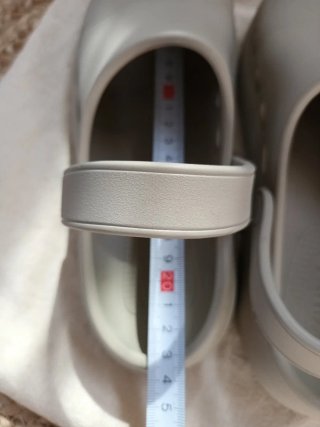 Zuecos Zara Goma