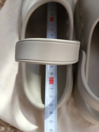 Zuecos Zara Goma