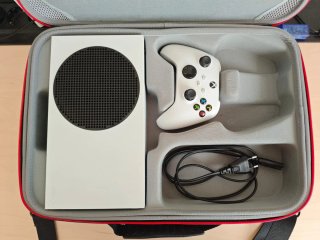 Xbox Series S Blanca + Mando y Cables