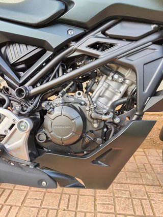 Honda CB125R 2022 - 8.200 km