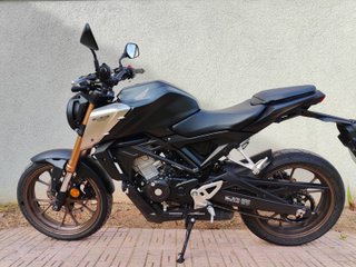 Honda CB125R 2022 - 8.200 km