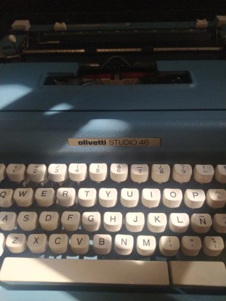 Máquina de escribir Olivetti Studio 46
