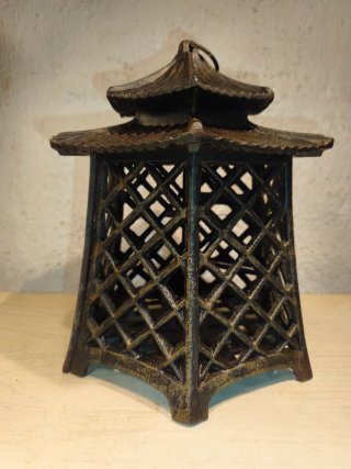 farol japonés tipo pagoda