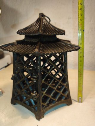 farol japonés tipo pagoda