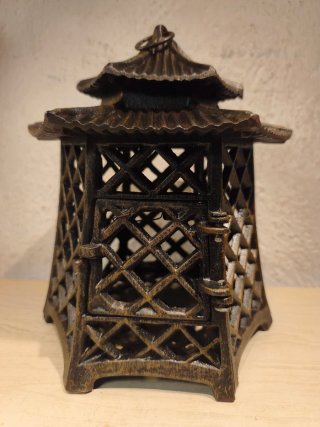 farol japonés tipo pagoda