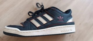 Zapatillas Adidas Negras y Doradas Talla 44
