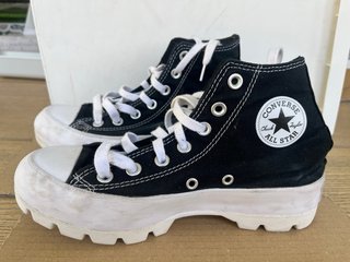 Converse Chuck Taylor Lugged High Negras