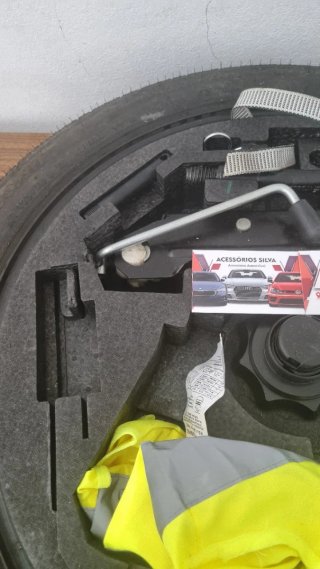 Pneu Suplente 18 Audi c/ Acessórios