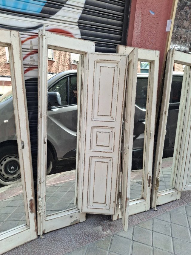 Espejos antiguos de madera y cristal