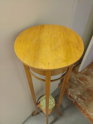 Mueble para macetas de madera