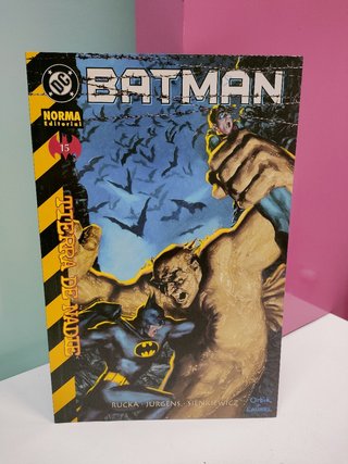 Cómic batman tierra de nadie 15