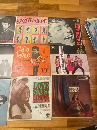 Lote 12 vinilos singles 5€