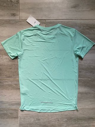 Conjunto Nike Running Camiseta y Pantalón Corto