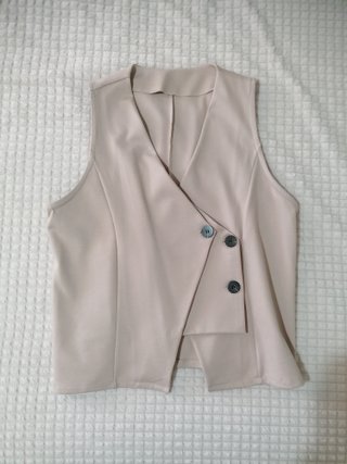 Variedad de prendas a buenos precios + regalo