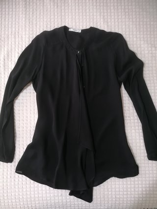 Variedad de prendas a buenos precios + regalo